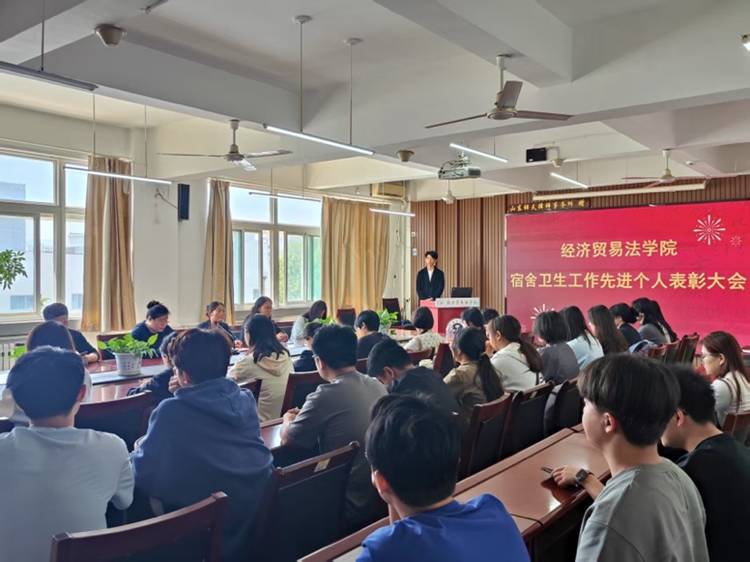 https://www.sdupsl.edu.cn/__local/C/80/85/EA0A90F87CFA8C83E14D907CF2F_2A9DA60F_2AD50.jpg